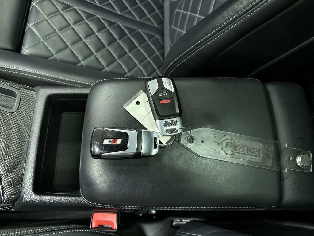 Thumbnail: 2018 Audi S4 - 16