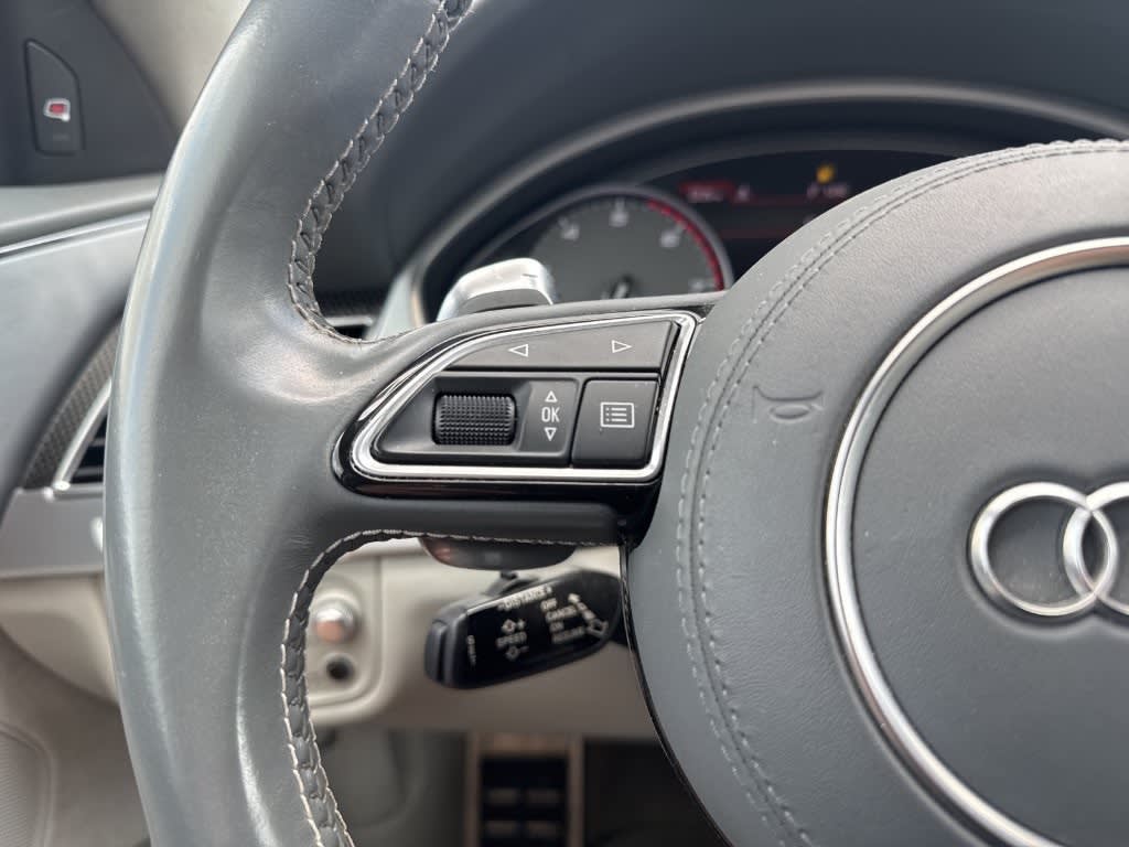 Thumbnail: 2015 Audi S8 - 19