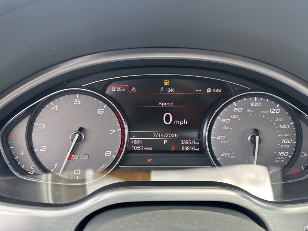 Thumbnail: 2015 Audi S8 - 13