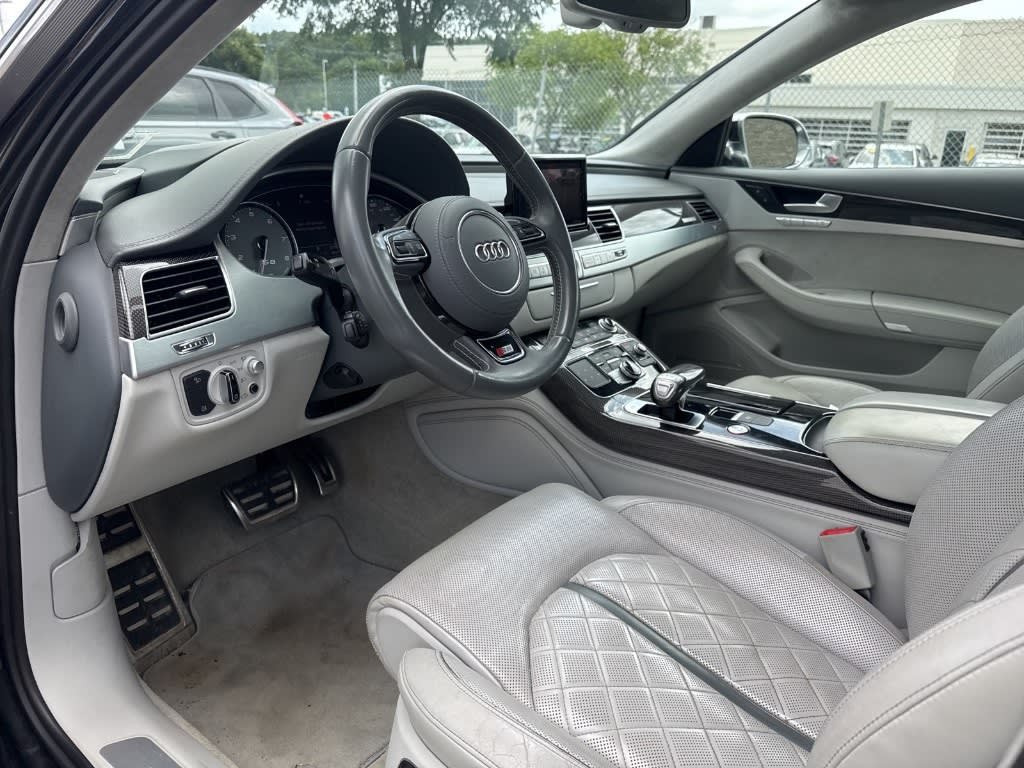 Thumbnail: 2015 Audi S8 - 2