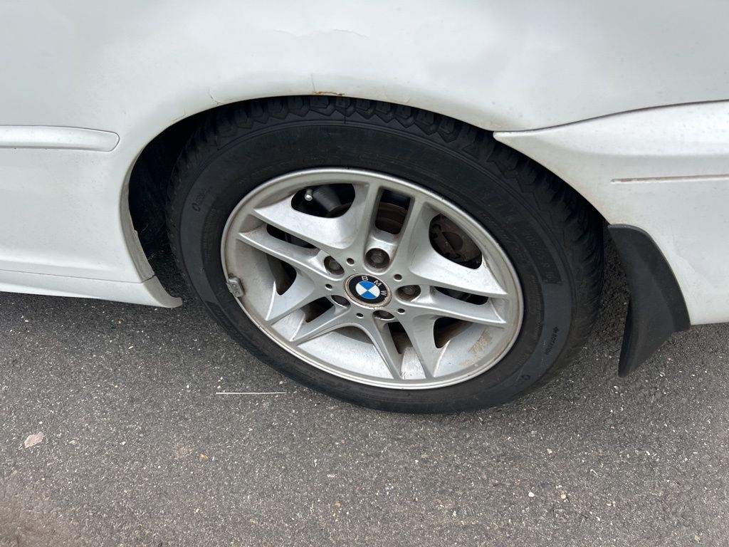 Thumbnail: 2004 BMW 3 Series - 17