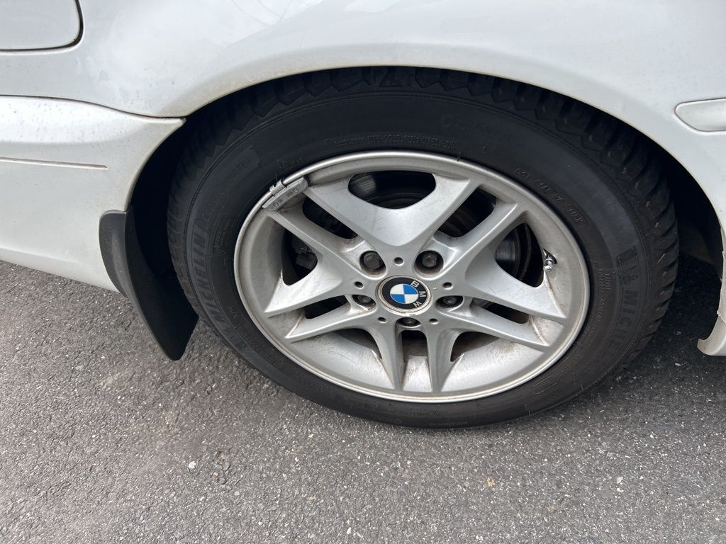 Thumbnail: 2004 BMW 3 Series - 14