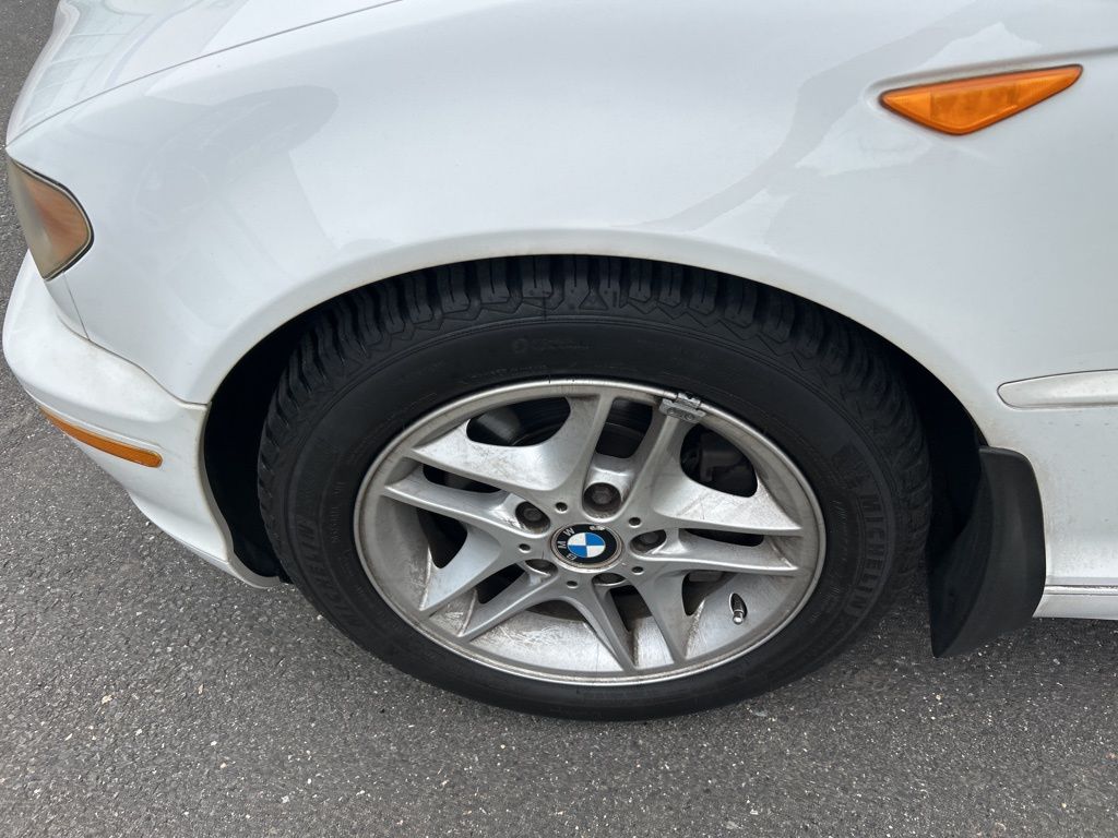 Thumbnail: 2004 BMW 3 Series - 18