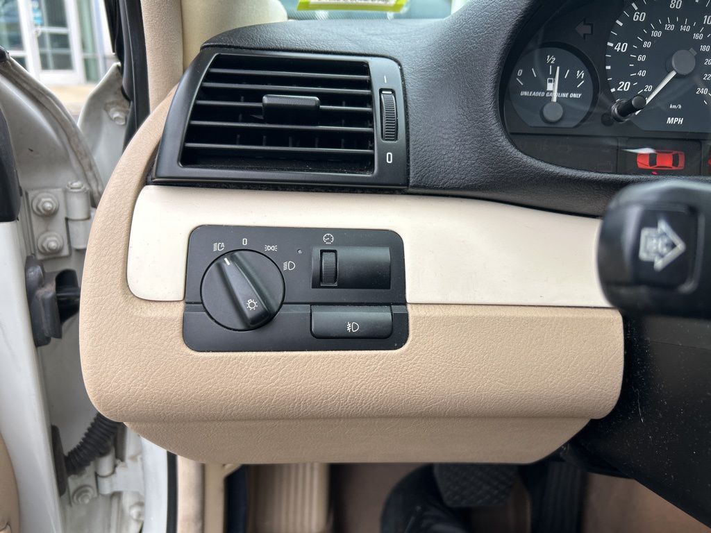 Thumbnail: 2004 BMW 3 Series - 21