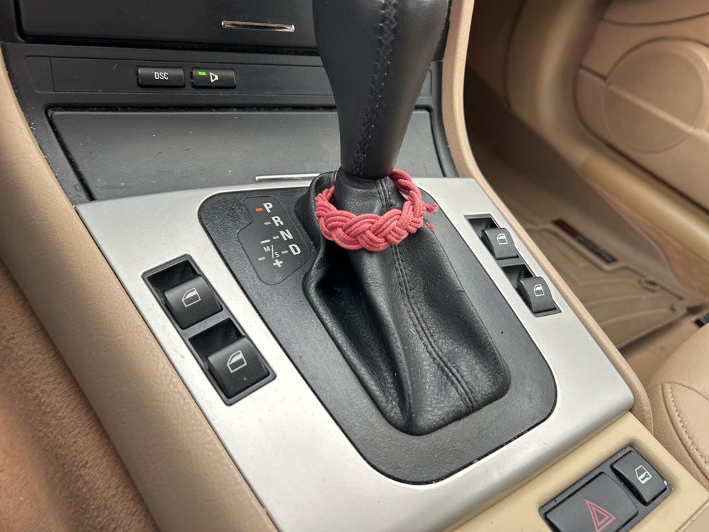 Thumbnail: 2004 BMW 3 Series - 10