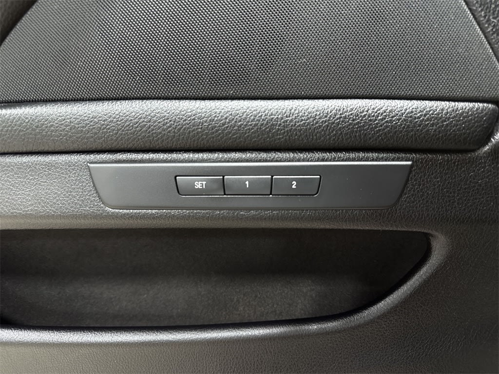 Thumbnail: 2016 BMW 5 Series - 25