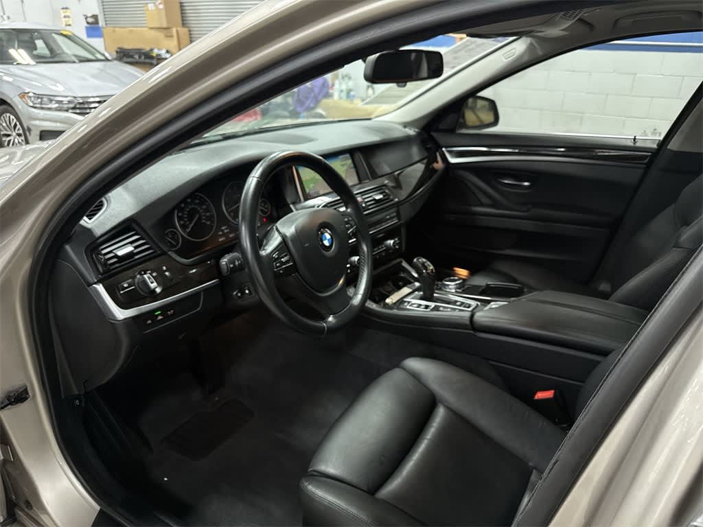Thumbnail: 2016 BMW 5 Series - 8