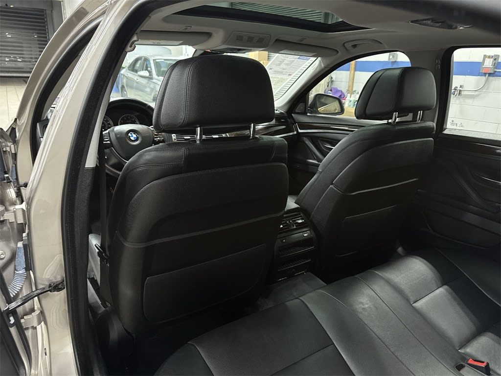 Thumbnail: 2016 BMW 5 Series - 31