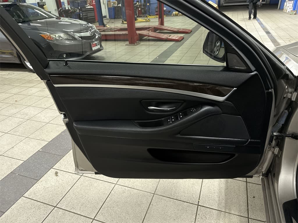 Thumbnail: 2016 BMW 5 Series - 33