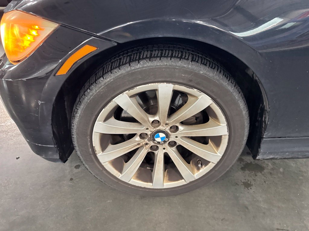 Thumbnail: 2011 BMW 3 Series - 6