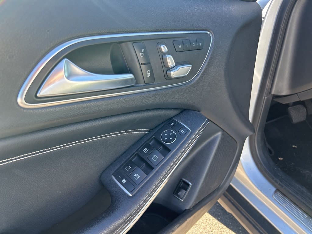 Thumbnail: 2019 Mercedes-Benz GLA - 18