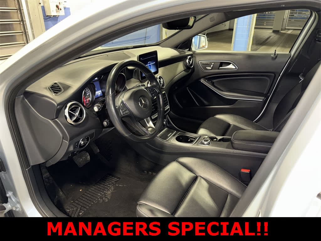 Thumbnail: 2019 Mercedes-Benz GLA - 9