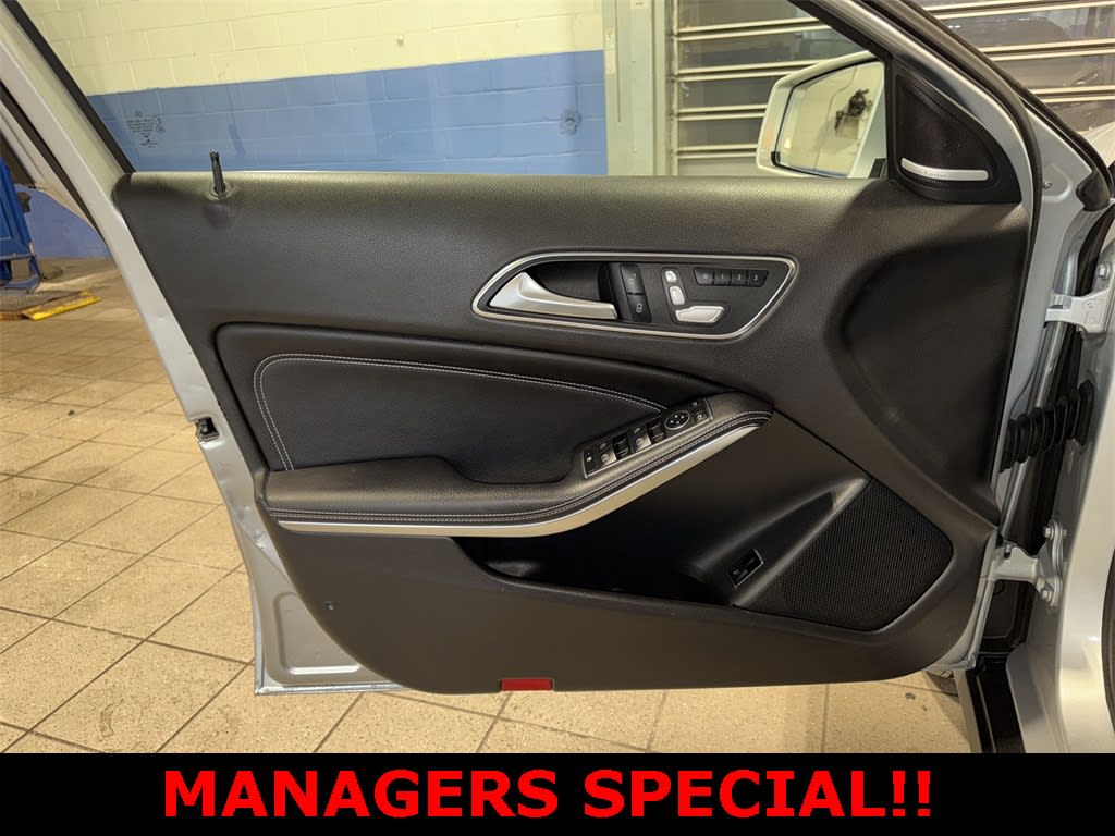 Thumbnail: 2019 Mercedes-Benz GLA - 30