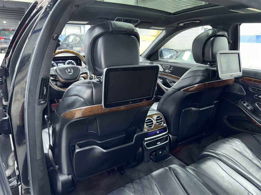 Thumbnail: 2015 Mercedes-Benz S-Class - 31