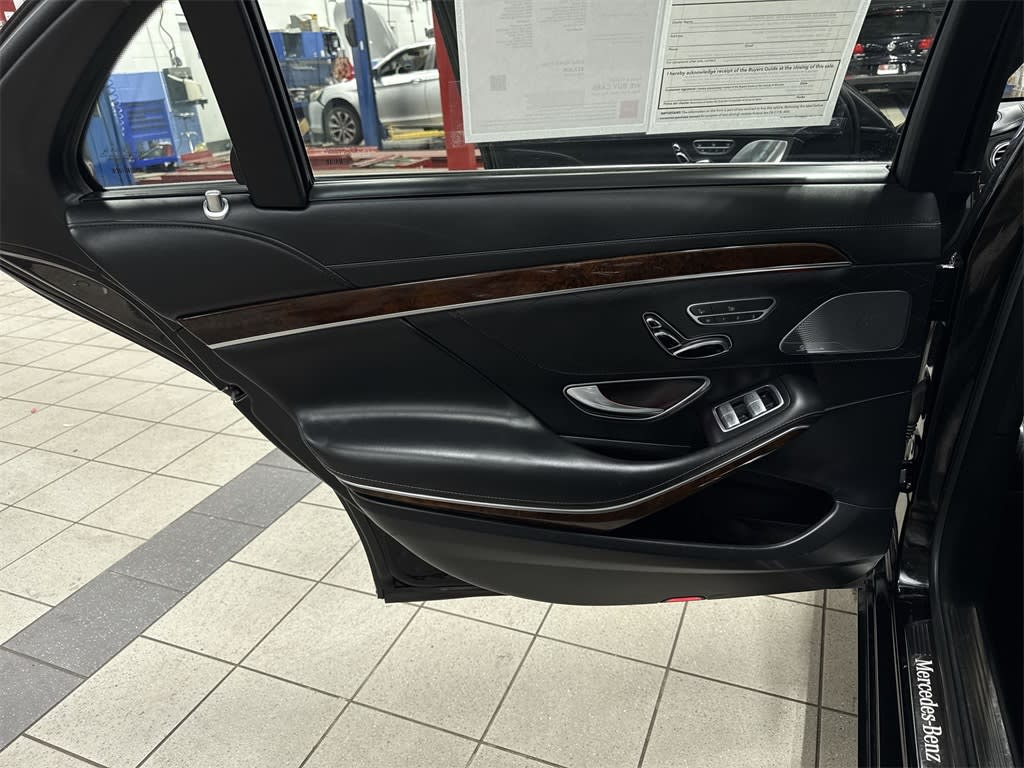 Thumbnail: 2015 Mercedes-Benz S-Class - 33