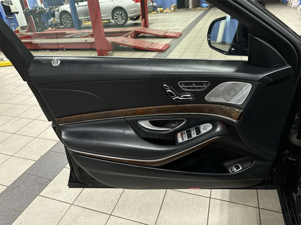 Thumbnail: 2015 Mercedes-Benz S-Class - 32