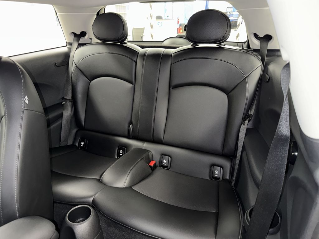 Thumbnail: 2015 MINI Cooper - 11