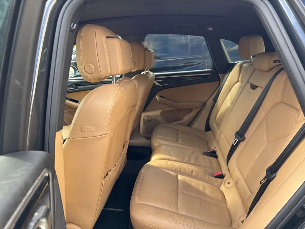 Thumbnail: 2017 Porsche Macan - 10