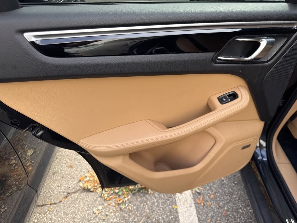 Thumbnail: 2017 Porsche Macan - 20