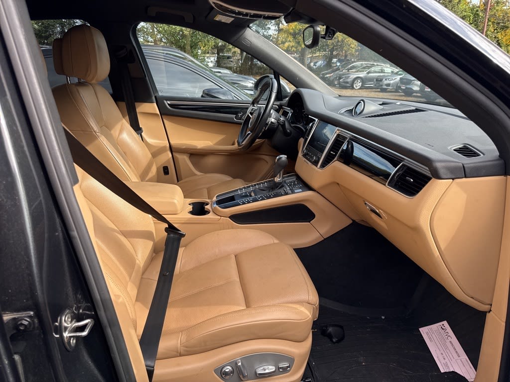 Thumbnail: 2017 Porsche Macan - 9