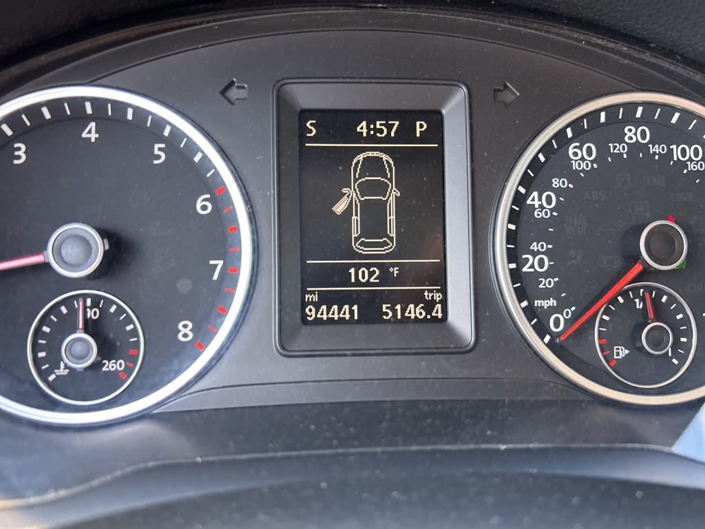 Thumbnail: 2014 Volkswagen Tiguan - 11