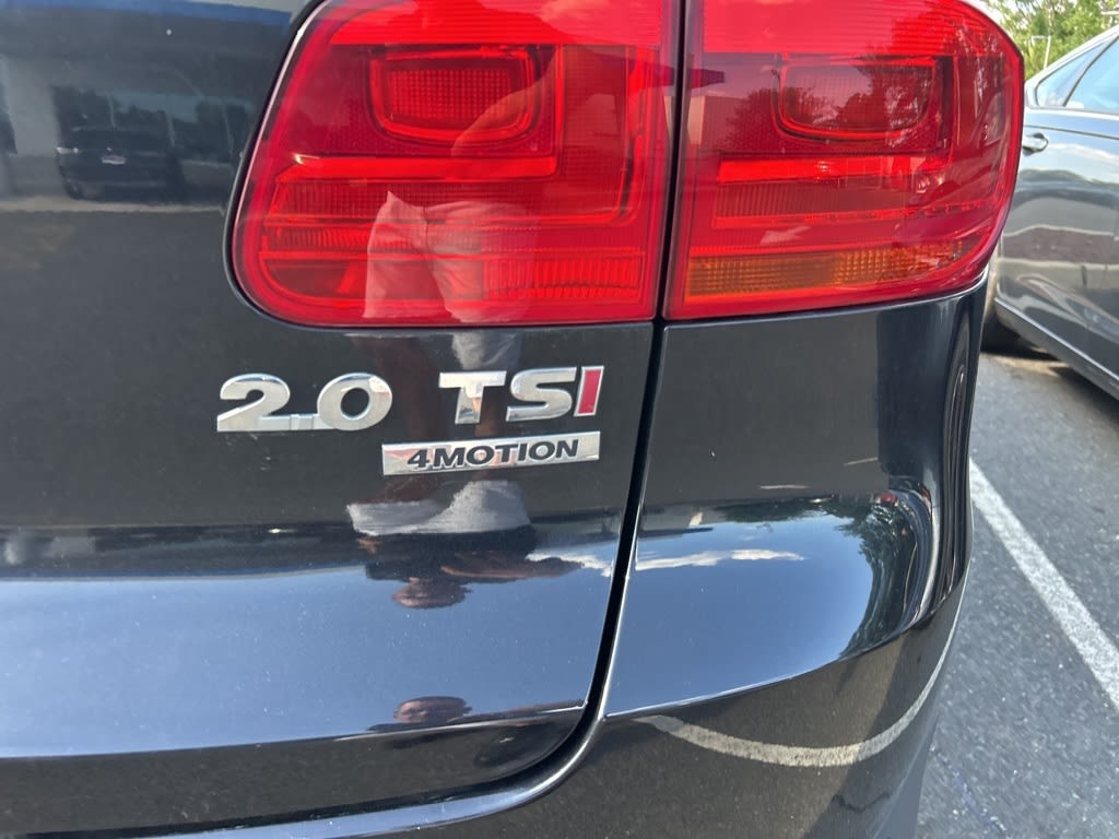 Thumbnail: 2014 Volkswagen Tiguan - 16