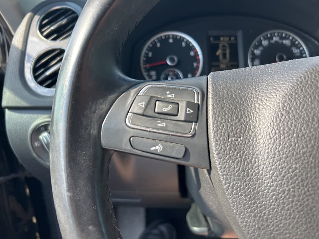 Thumbnail: 2014 Volkswagen Tiguan - 20