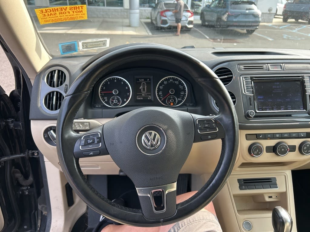 Thumbnail: 2016 Volkswagen Tiguan - 2