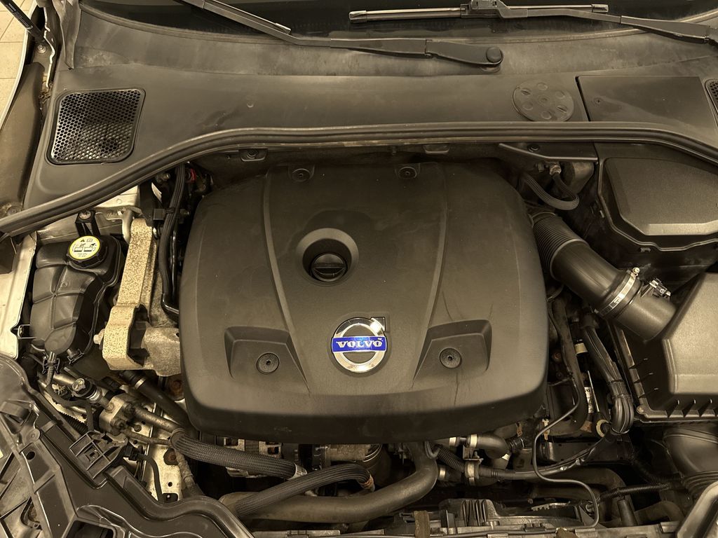 Thumbnail: 2015 Volvo S60 - 8