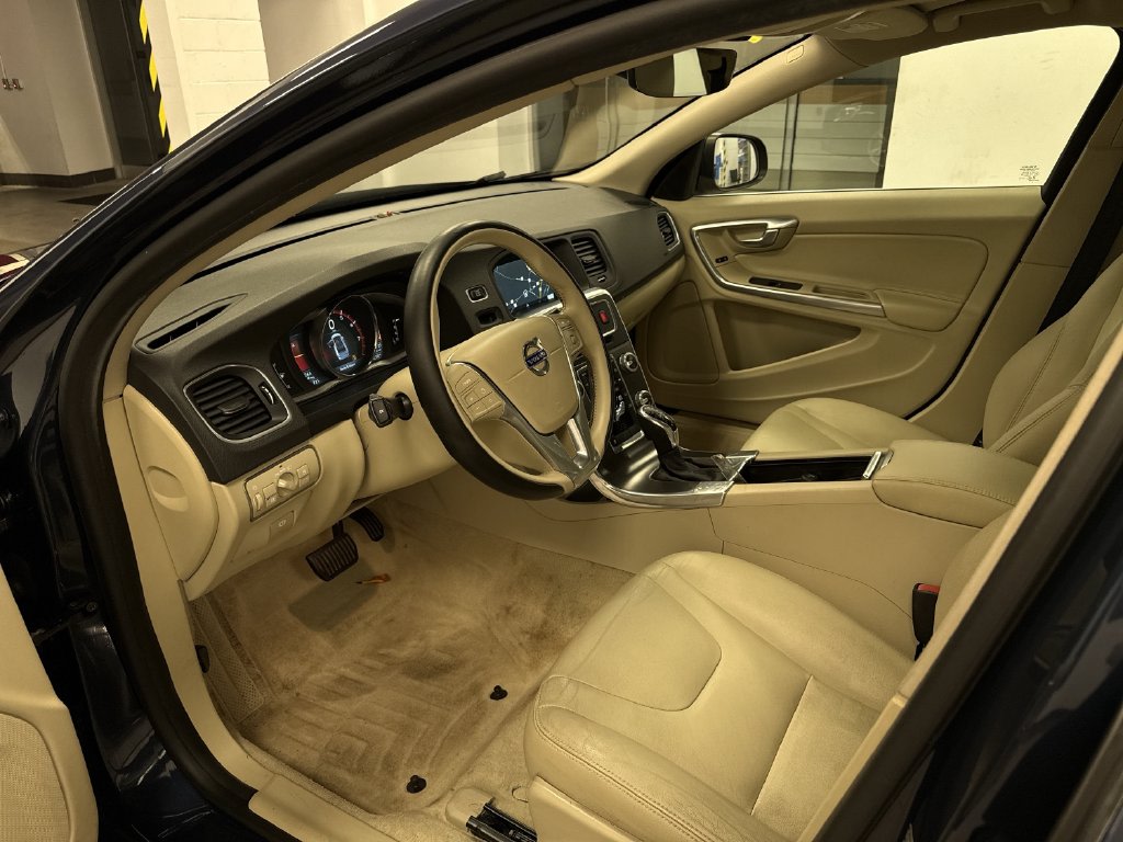 Thumbnail: 2015 Volvo S60 - 13