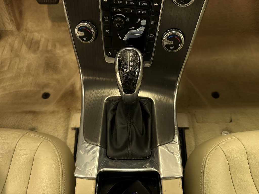 Thumbnail: 2015 Volvo S60 - 8