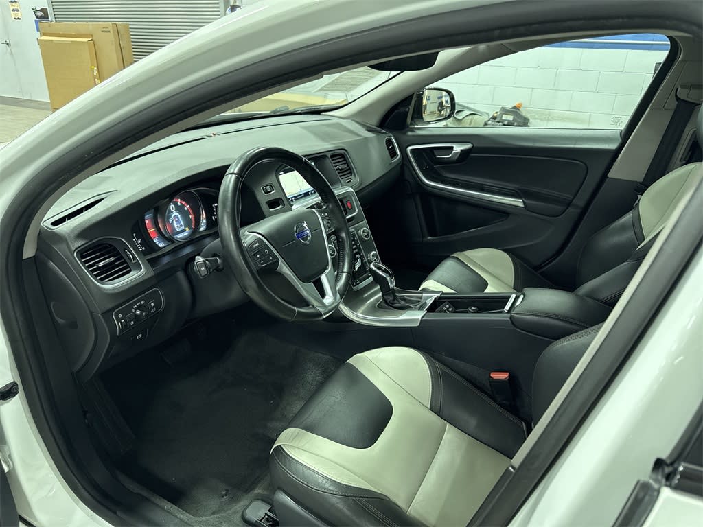 2016 Volvo V60 T5 29