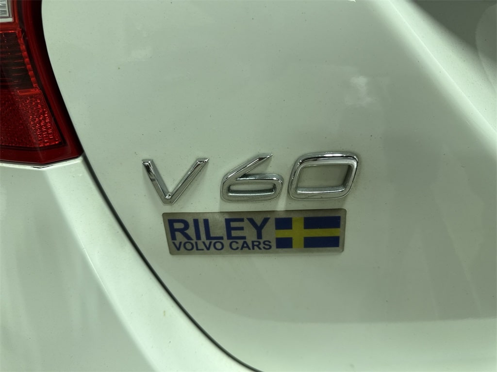 2016 Volvo V60 T5 26