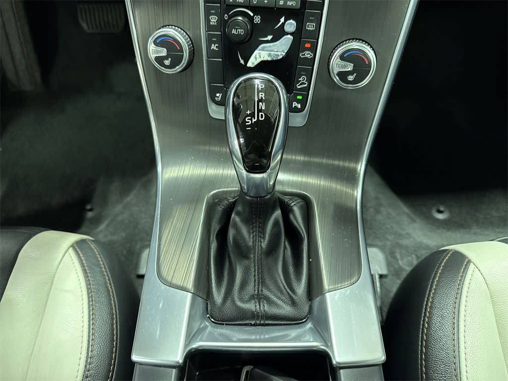 2016 Volvo V60 T5 31
