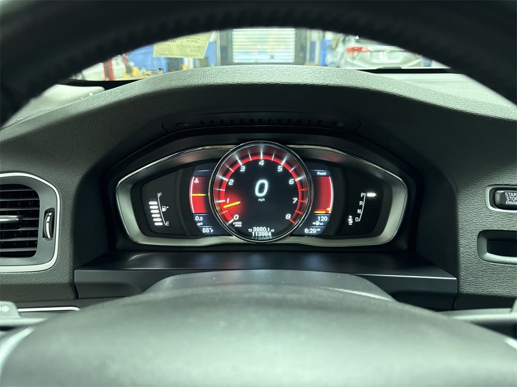 2016 Volvo V60 T5 32