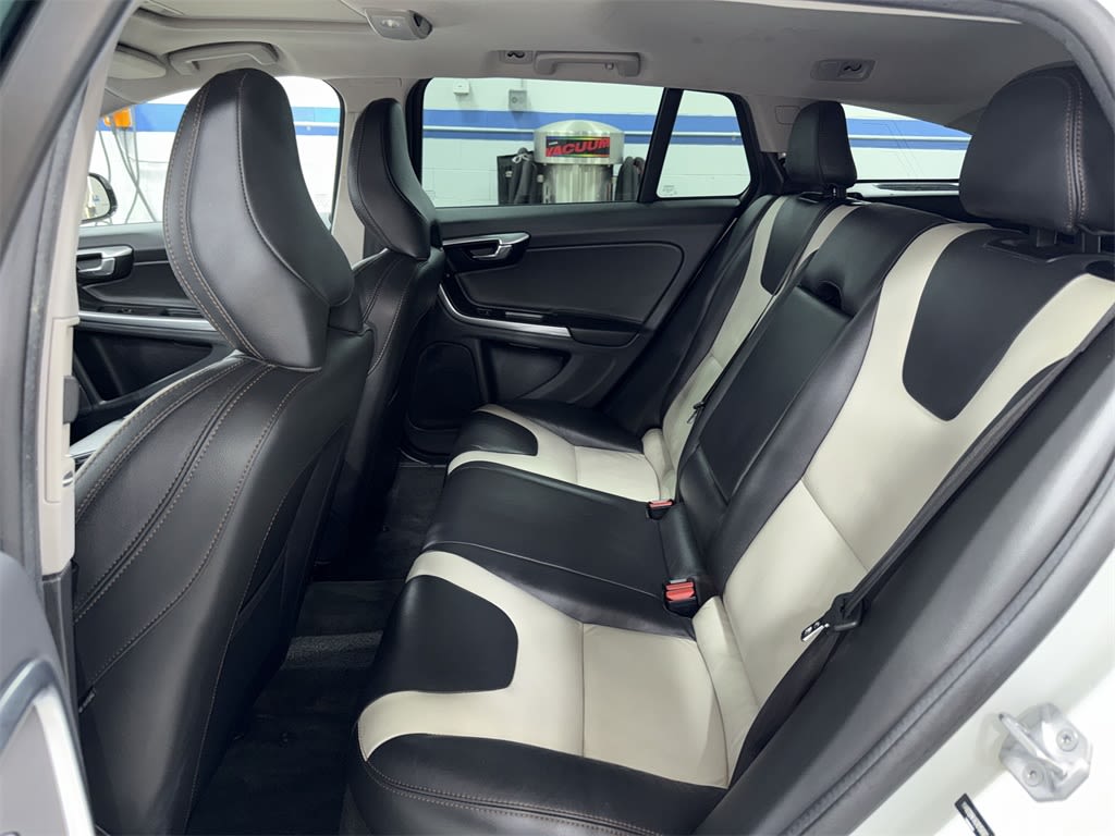 2016 Volvo V60 T5 10