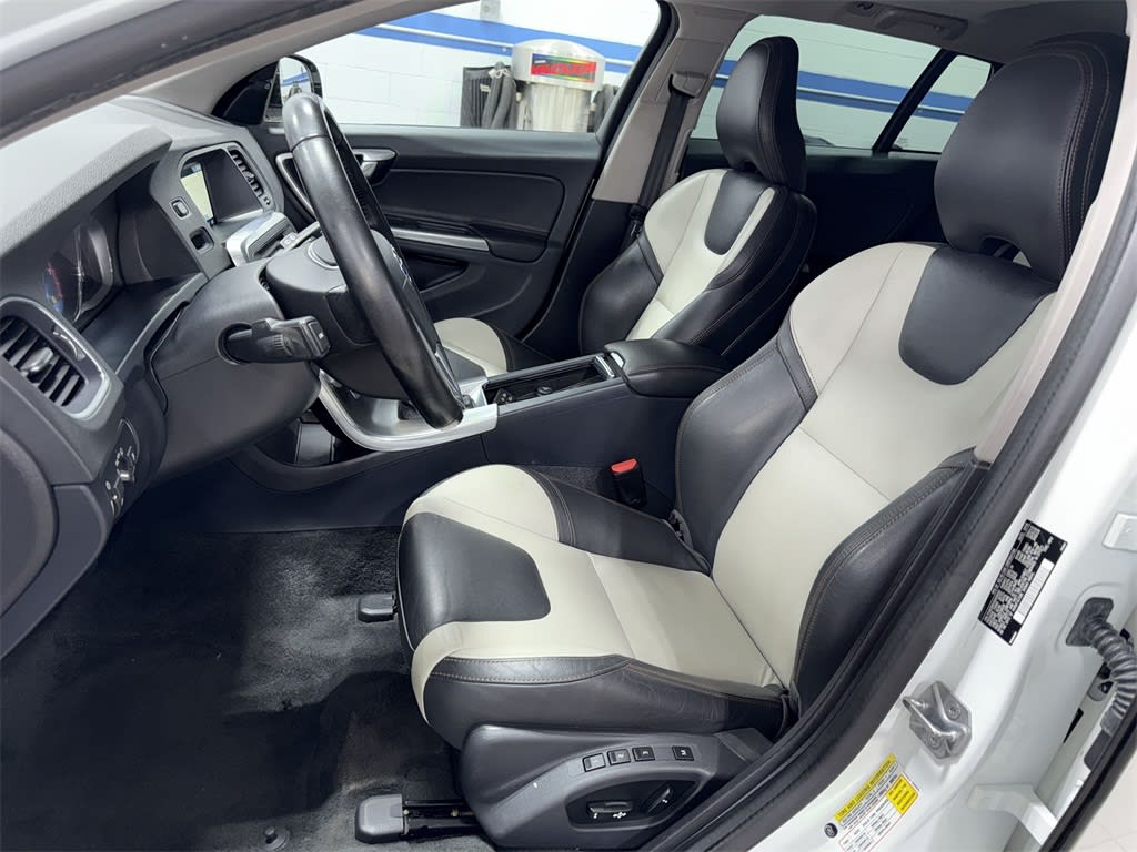 2016 Volvo V60 T5 8