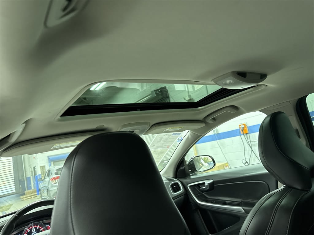 2016 Volvo V60 T5 25