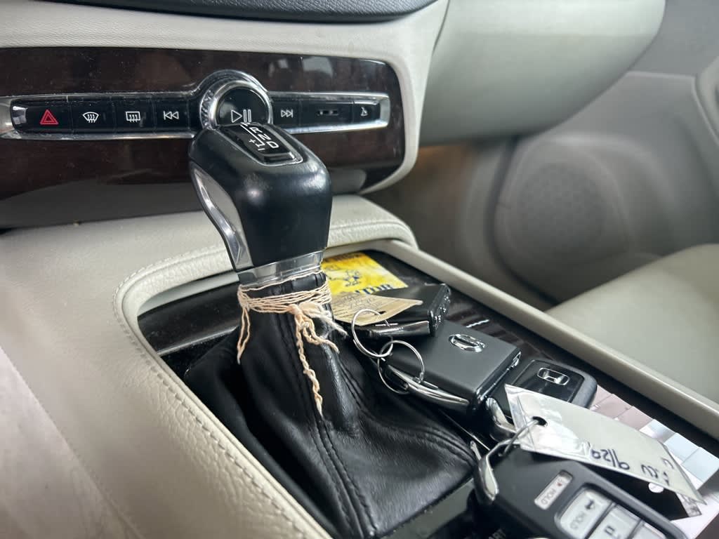 Thumbnail: 2016 Volvo XC90 - 10