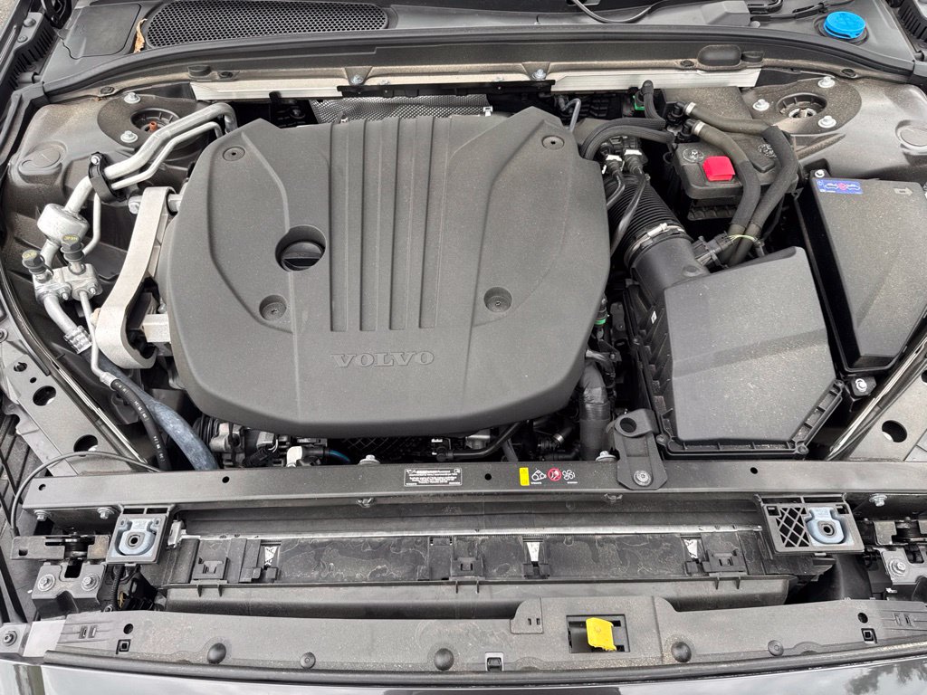 Thumbnail: 2025 Volvo V60 - 7