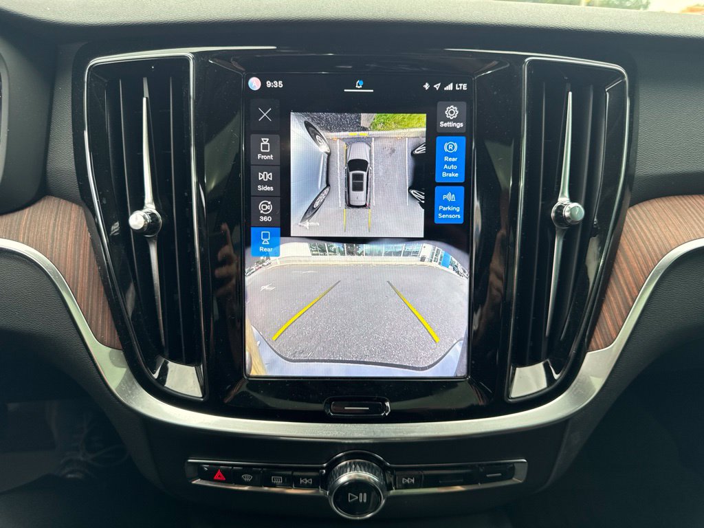 Thumbnail: 2025 Volvo V60 - 18