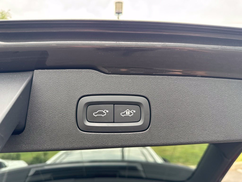 Thumbnail: 2025 Volvo V60 - 20