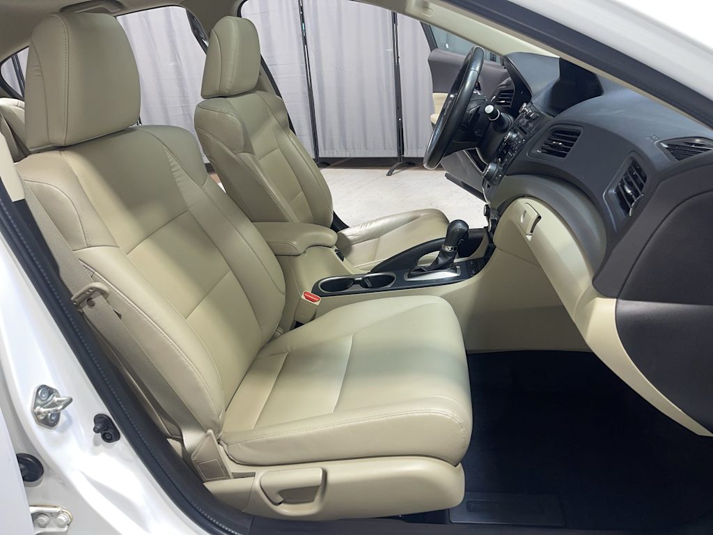 Thumbnail: 2018 Acura ILX - 19