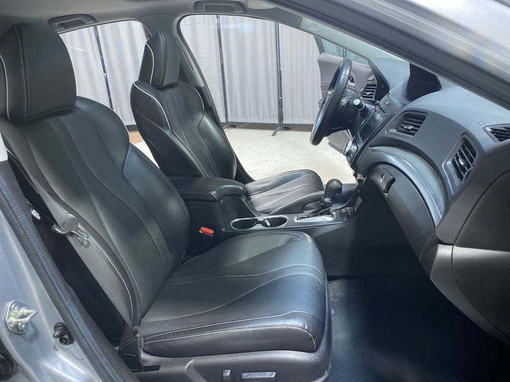 Thumbnail: 2019 Acura ILX - 21