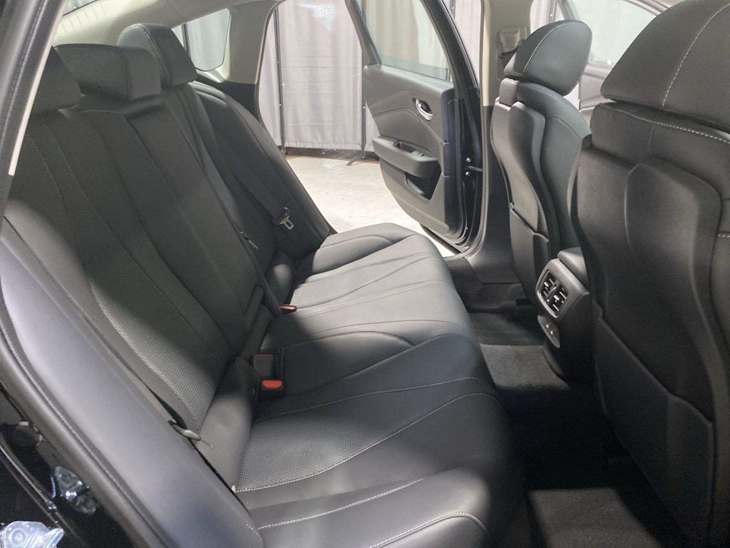 Thumbnail: 2025 Acura TLX - 18