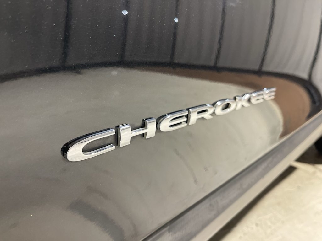 Thumbnail: 2015 Jeep Cherokee - 7