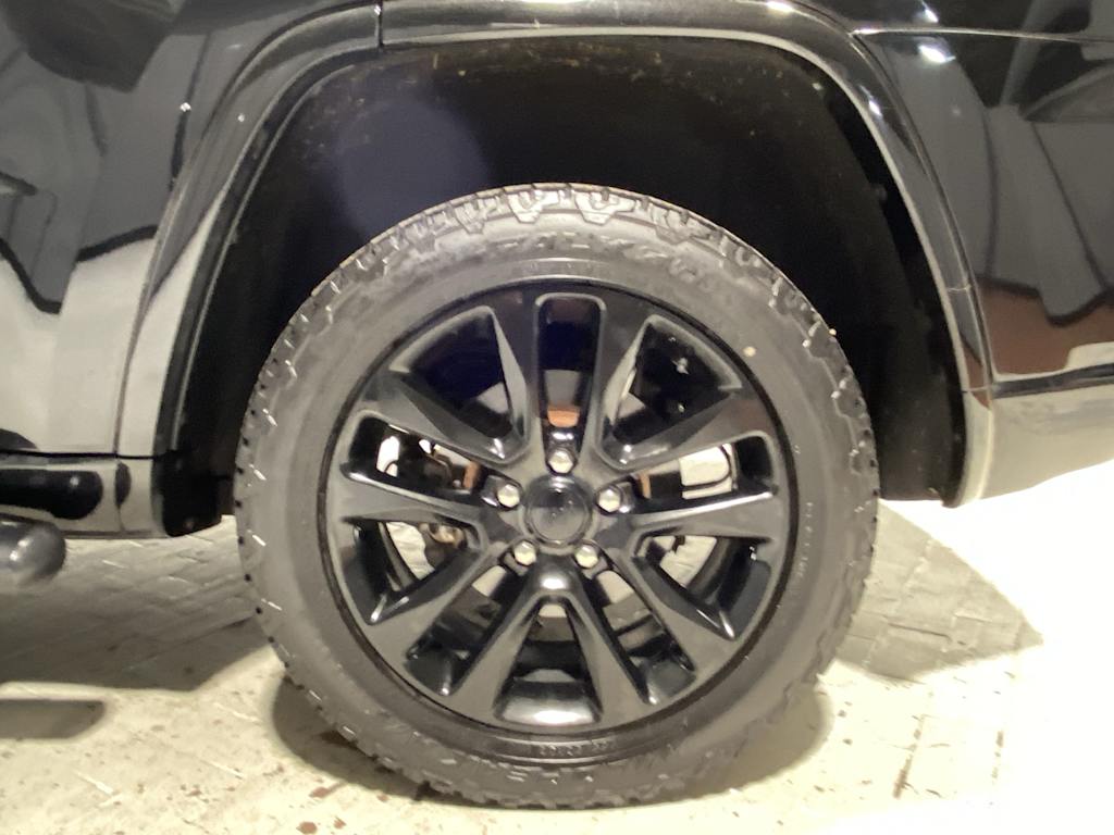 Thumbnail: 2018 Jeep Grand Cherokee - 8