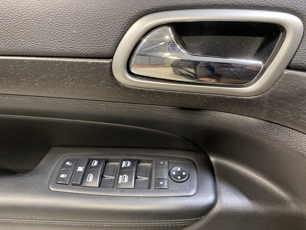 Thumbnail: 2018 Jeep Grand Cherokee - 23