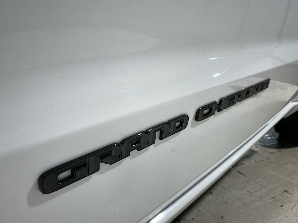 Thumbnail: 2020 Jeep Grand Cherokee - 7