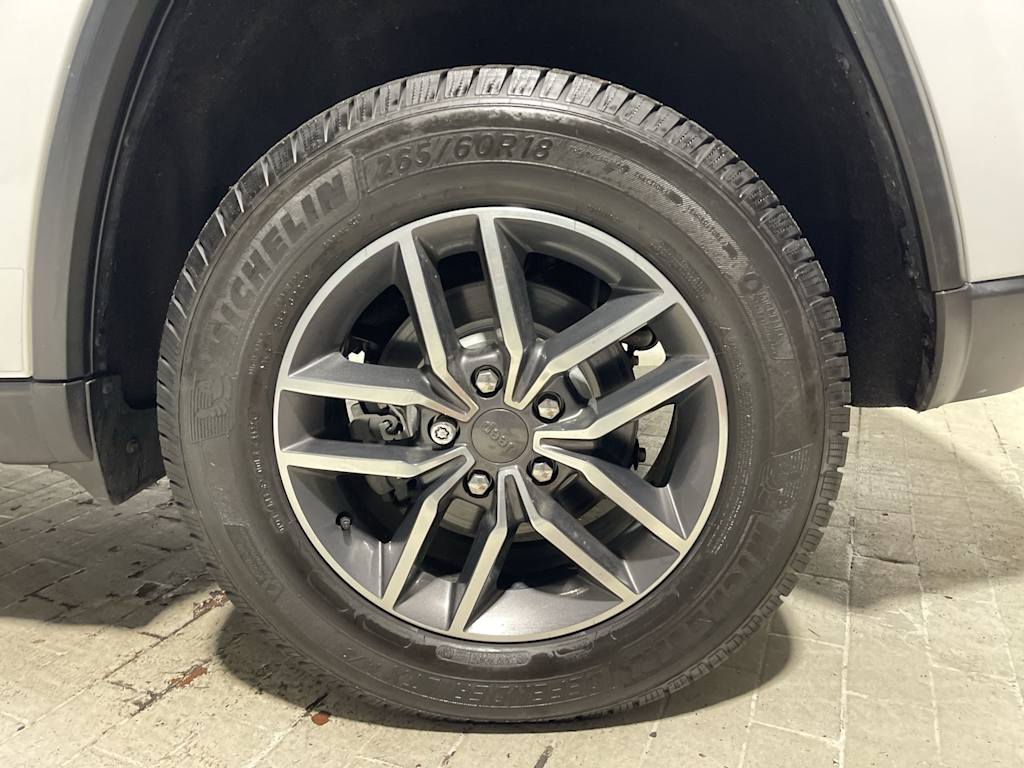 Thumbnail: 2019 Jeep Grand Cherokee - 8